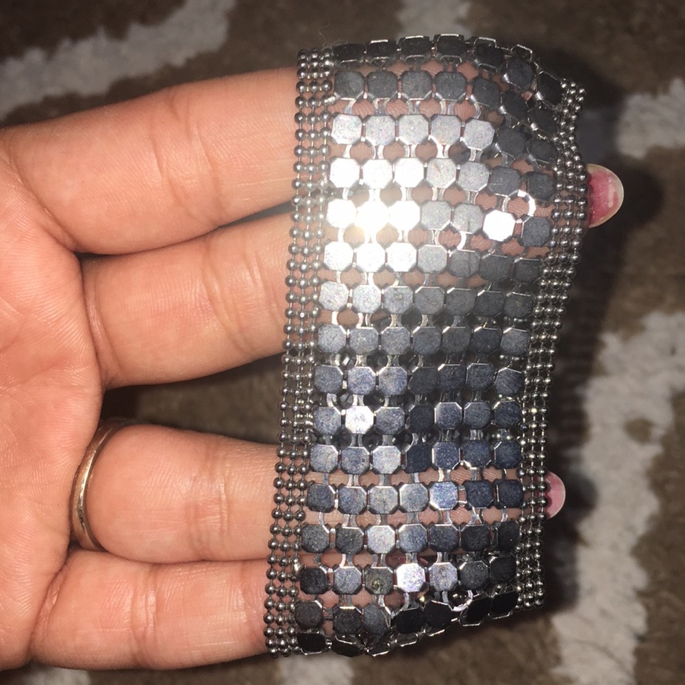 4 Bracelets - Picture 4 of 4